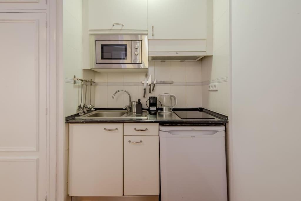 Petite E Chic Loft Para 3 En El Corazon De Мадрид Экстерьер фото